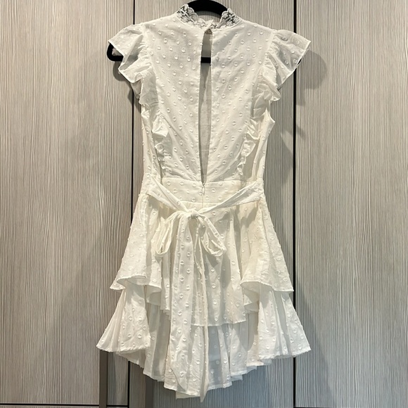 White Hello Molly Days Stay The Same Open Back Crochet Ruffle Romper White Small - Picture 4 of 16